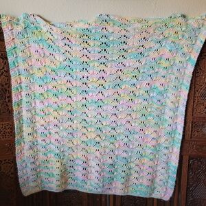 Pastel Yellow Pink Green Scalloped Hand Knit Acrylic Yarn Baby Blanket